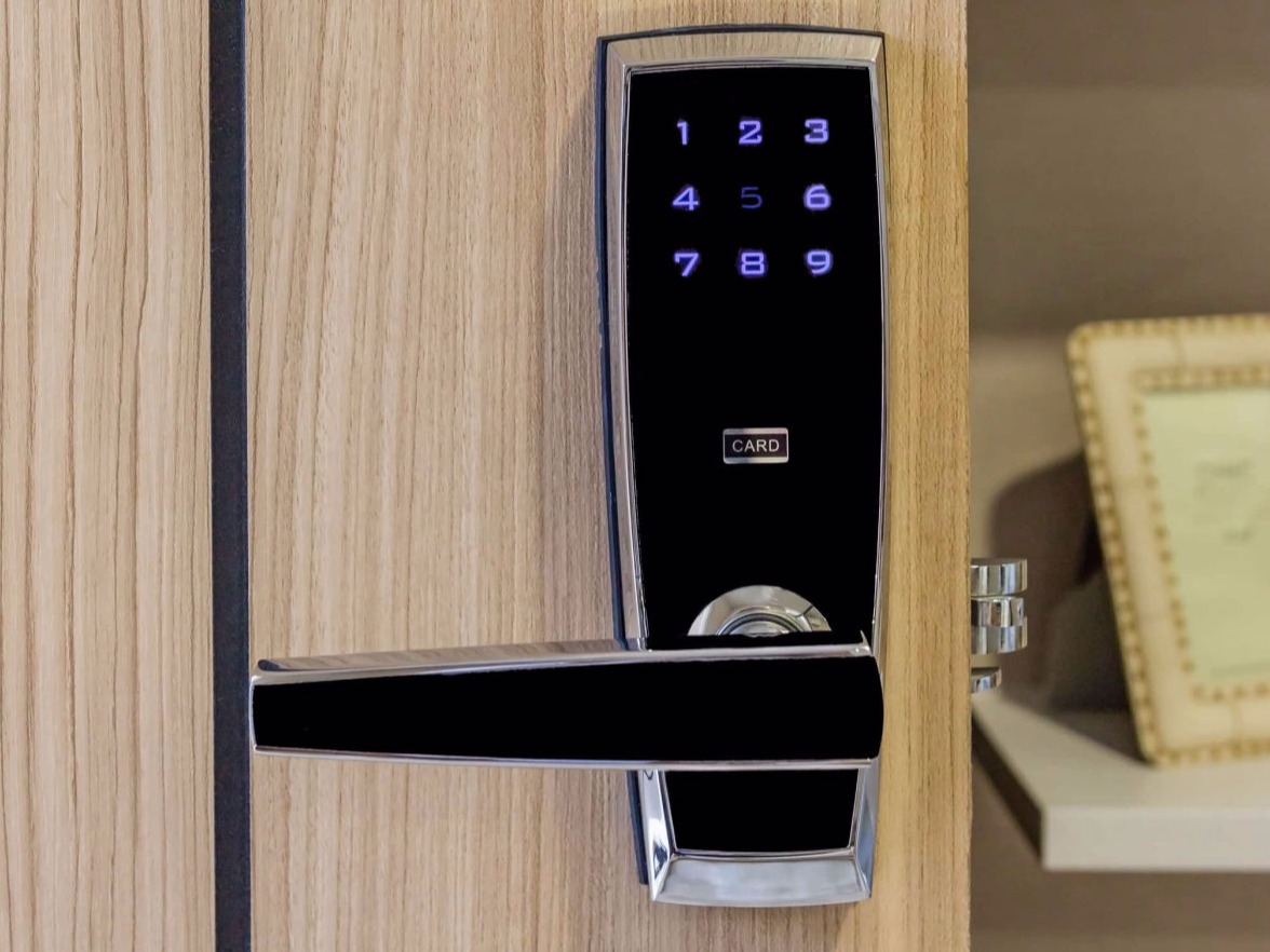 como instalar fechadura digital